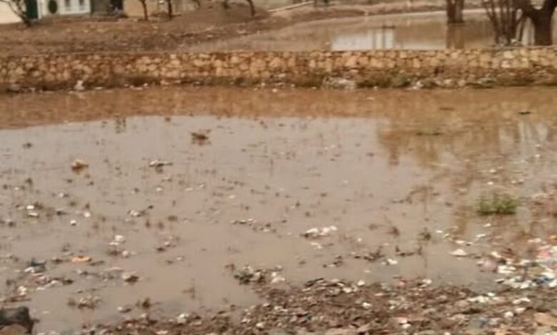 وفاة طفل ثالث خلال 48 ساعة جراء سيول جارفة في مدينة تعز 1 وفاة طفل ثالث خلال 48 ساعة جراء سيول جارفة في مدينة تعز