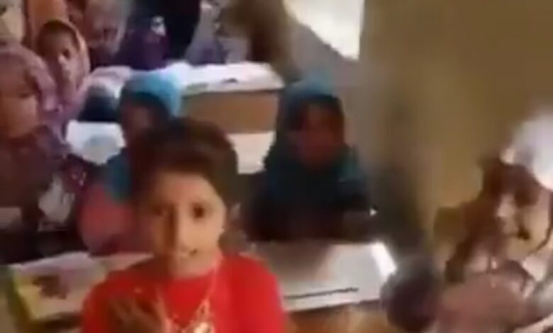الإرياني: مليشيا الحوثي تستهدف عقول الأطفال بمناهج طائفية لخدمة إيران 1 الإرياني: مليشيا الحوثي تستهدف عقول الأطفال بمناهج طائفية لخدمة إيران