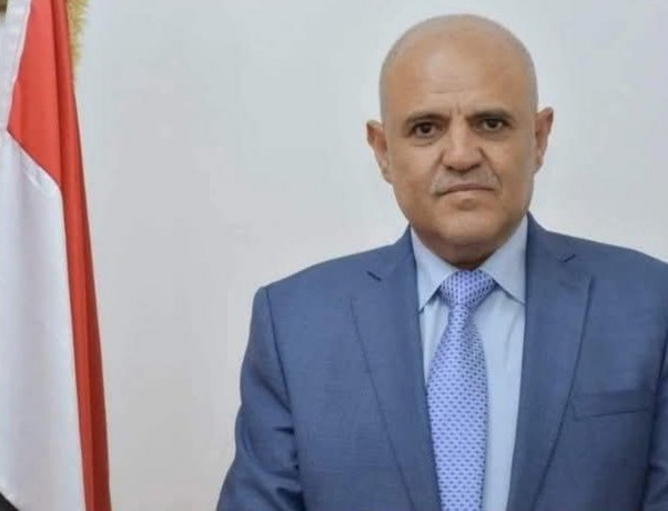 محافظ تعز يناقش إجراءات تأمين حصة الغاز المنزلي وتخفيف الأزمة