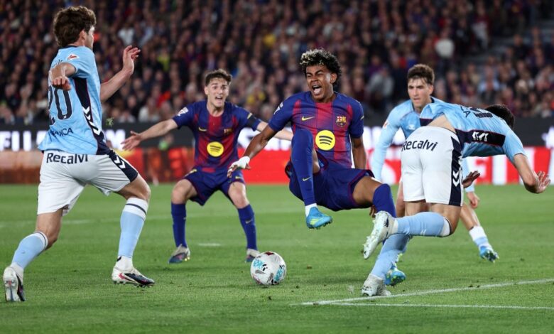 برشلونة يواصل التحليق في الصدارة وإلتشي يحقق مفاجأة أمام أتلتيكو مدريد 1 برشلونة يواصل التحليق في الصدارة وإلتشي يحقق مفاجأة أمام أتلتيكو مدريد