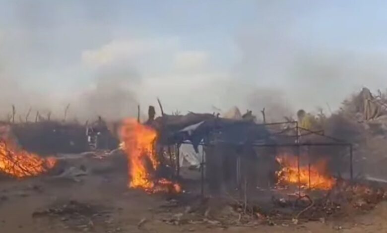 أمن أبين يواصل حملته في أحور ويضبط 25 مهرباً ويفكك معسكرات للتهريب 1 أمن أبين يواصل حملته في أحور ويضبط 25 مهرباً ويفكك معسكرات للتهريب
