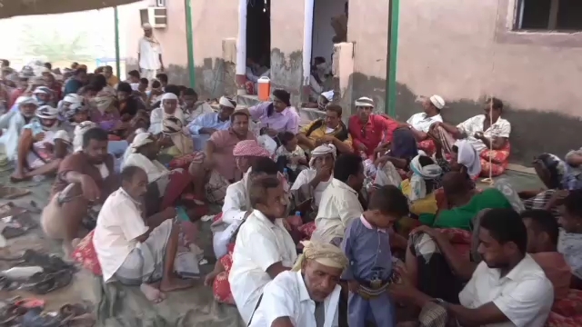 مشائخ واعيان الزهاري بالمخا ينددون باعتداء مسلحين على أولاد شيخ يختل (فيديو) 1 مشائخ واعيان الزهاري بالمخا ينددون باعتداء مسلحين على أولاد شيخ يختل
