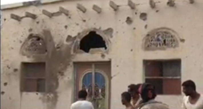 الحديدة.. اضرار بمنازل المدنيين بحيس جراء سقوط قذائف حوثية متجددة على الأحياء 1 الحديدة.. اضرار بمنازل المدنيين بحيس جراء سقوط قذائف حوثية متجددة على الأحياء