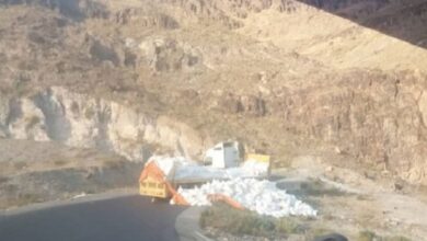 إغلاق خط صنعاء ـ الحديدة يتسبب بإرتفاع حوادث شاحنات النقل في خطوط السير البديلة