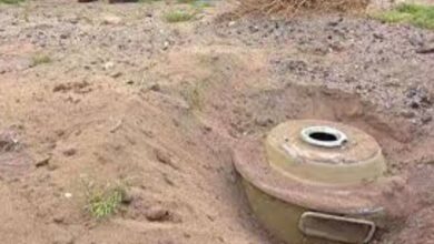 إصابة شاب بجروح خطيرة جراء انفجار لغم حوثي في الحديدة
