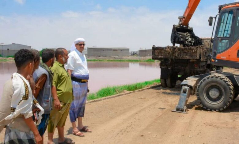 باخبيرة يطلع على سير عمل تأهيل وصيانة حوض معالجة مياه الصرف الصحي في كابوتا 1 باخبيرة يطلع على سير عمل تأهيل وصيانة حوض معالجة مياه الصرف الصحي في كابوتا