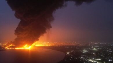 لجنة دولية تُحذّر من التداعيات الإنسانية الناجمة عن الغارات الإسرائيلية على ميناء الحديدة