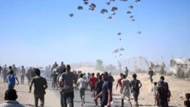 الإمارات تنفذ الإسقاط الجوي الـ53 للمساعدات الإنسانية والإغاثية في غزة 4 الإمارات تنفذ الإسقاط الجوي الـ53 للمساعدات الإنسانية والإغاثية في غزة