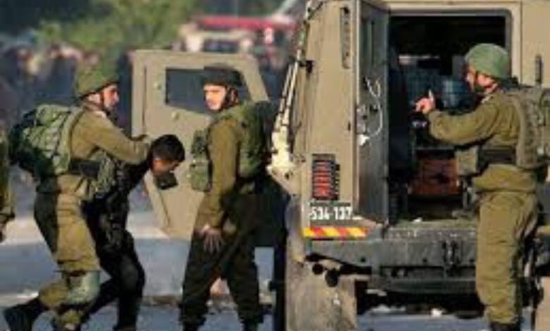 قوات الاحتلال الإسرائيلي تعتقل 12 فلسطينياً من الضفة الغربية 1 قوات الاحتلال الإسرائيلي تعتقل 12 فلسطينياً من الضفة الغربية