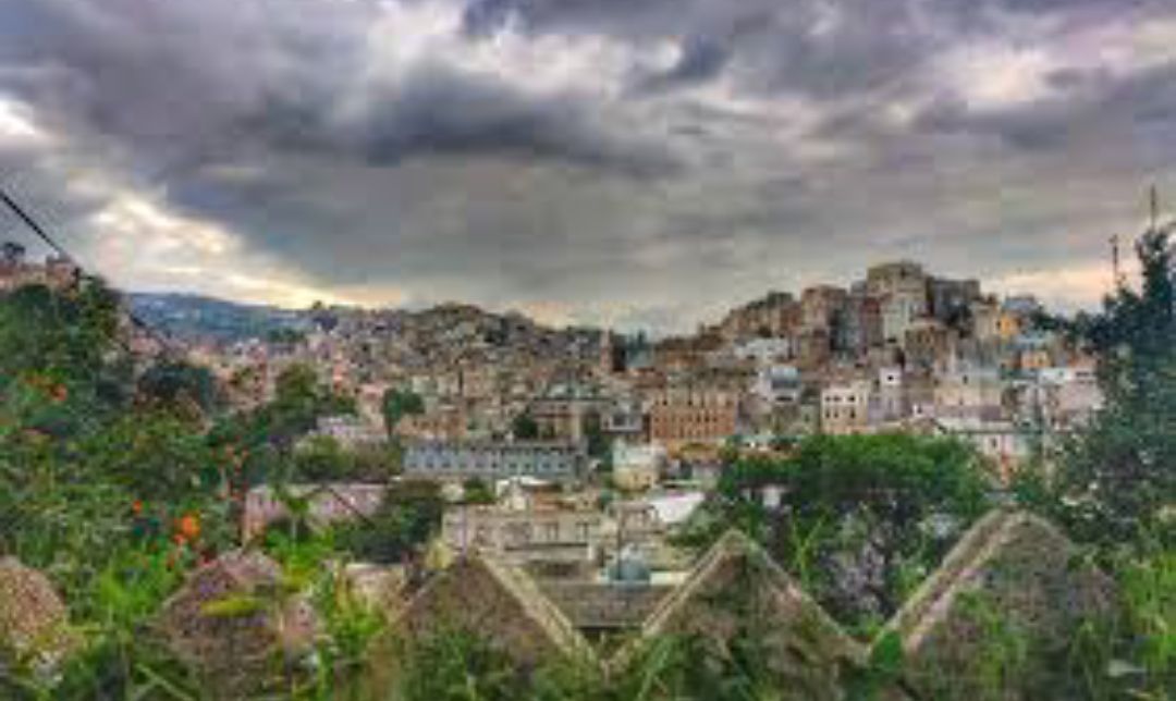 الأرصاد تكشف حالة الطقس وتحذر من برودة الجبال واضطراب البحر