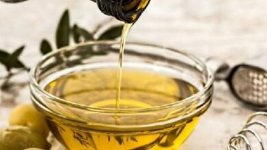 فوائد ملعقة واحدة من زيت الزيتون على معدة فارغة 5 فوائد ملعقة واحدة من زيت الزيتون على معدة فارغة