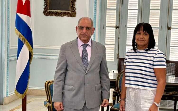 اليمن وكوبا تبحثان مستجدات الأوضاع وتعزيز علاقات التعاون بين البلدين 1 اليمن وكوبا تبحثان مستجدات الأوضاع وتعزيز علاقات التعاون بين البلدين