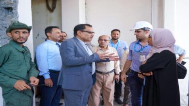 وزير الزراعة والري يدشن مشروع تأهيل مبنى الأصطياد السمكي في التواهي بعدن 7 وزير الزراعة والري يدشن مشروع تأهيل مبنى الأصطياد السمكي في التواهي بعدن