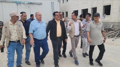 الداؤودي يتفقد مشروع مخازن اللقاحات في المنصورة ويؤكد قرب إنجازه 3 الداؤودي يتفقد مشروع مخازن اللقاحات في المنصورة ويؤكد قرب إنجازه