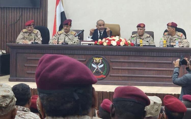 الصبيحي يبحث توحيد القرار العسكري وتعزيز الجاهزية 1 الصبيحي يبحث توحيد القرار العسكري وتعزيز الجاهزية