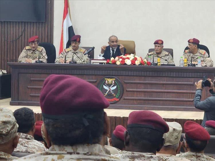 الصبيحي يبحث توحيد القرار العسكري وتعزيز الجاهزية