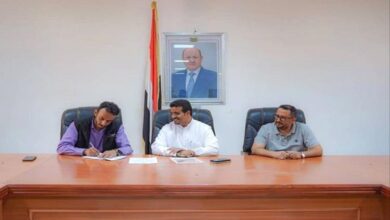 التوقيع على محضر استلام موقع إنشاء محطة الطاقة الشمسية في شبوة 4 التوقيع على محضر استلام موقع إنشاء محطة الطاقة الشمسية في شبوة