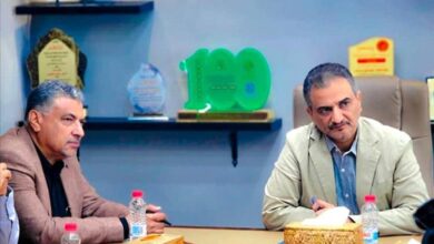 محافظ عدن يؤكد أهمية تشديد الرقابة على الأسواق للحد من ارتفاع الأسعار