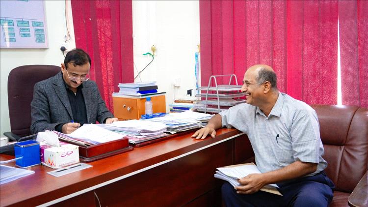 محافظ شبوة يطّلع على نتائج المشاريع الإحصائية ويؤكد أهمية البيانات في دعم التنمية