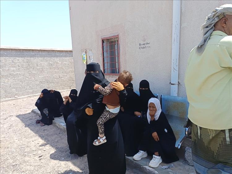 تفشي الحميات في خور عميرة بلحج ينذر بكارثة صحية وسط عجز الإمكانات
