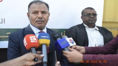 الوكيل العامري يدشن استلام دفعة من المحاليل ومستلزمات الاستصفاء الدموي لمركز بابطين الصحي