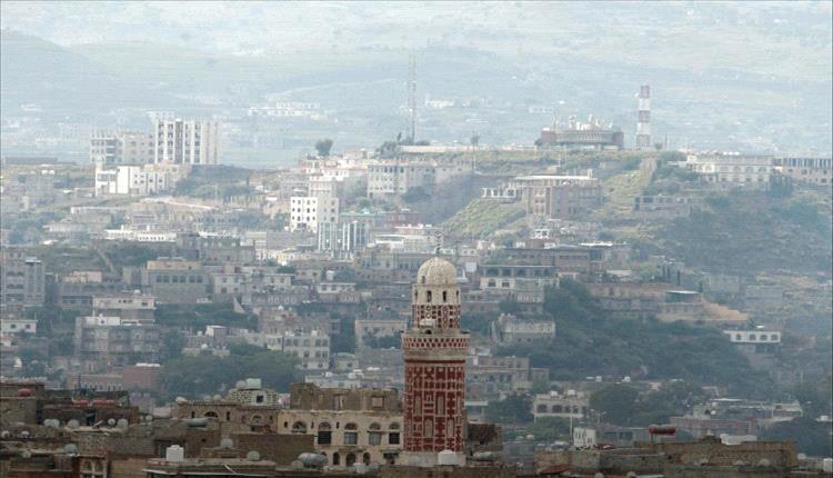 مليشيا الحوثي تغلق إذاعة “سما إب” بعد أسابيع من انطلاقها وسط تصاعد القيود على الإعلام