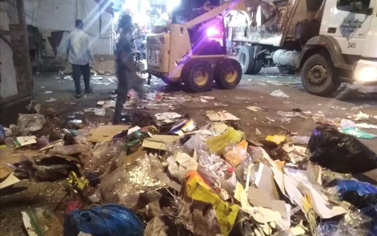 عدن.. صندوق النظافة يدشن حملة رفع مخلفات العيد من الأسواق