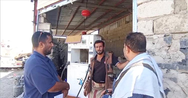 حملة رقابية لضبط الأسواق وتعزيز حماية المستهلك في الحصين بالضالع 1 حملة رقابية لضبط الأسواق وتعزيز حماية المستهلك في الحصين بالضالع
