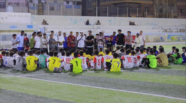 بعثة فنية للمنتخب الوطني للناشئين تختتم جولتها في الحديدة وتنتقل إلى تعز