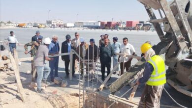 مدير جمرك ميناء شحن يتفقد أعمال إنشاء دكّات التفتيش الجديدة بساحة الجمرك