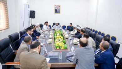 وزير الأوقاف يناقش خطط تطوير الأداء واستعدادات الوزارة للعام 2026م