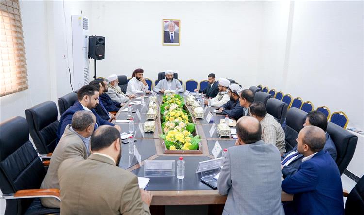وزير الأوقاف يناقش خطط تطوير الأداء واستعدادات الوزارة للعام 2026م 1 وزير الأوقاف يناقش خطط تطوير الأداء واستعدادات الوزارة للعام 2026م