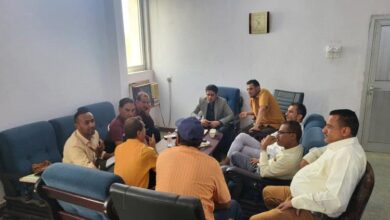 مكتب النقل يناقش خطة تنظيم حركة مركبات نقل الركاب بعدن