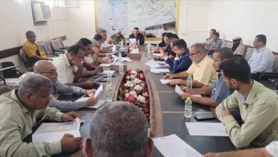 مدير المنصورة يؤكد تعزيز الأداء الإداري والخدمي ويدعو لتكامل الجهود