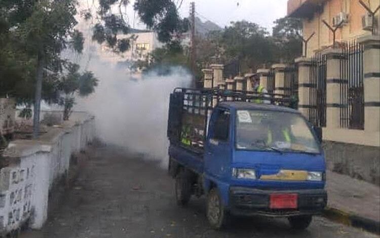 حملة رش ضبابي لمكافحة البعوض تستهدف عدداً من أحياء مديرية صيرة بعدن 1 حملة رش ضبابي لمكافحة البعوض تستهدف عدداً من أحياء مديرية صيرة بعدن
