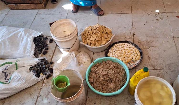حملة تفتيشية موسعة بالشحر لضبط المخالفات في المنشآت الغذائية