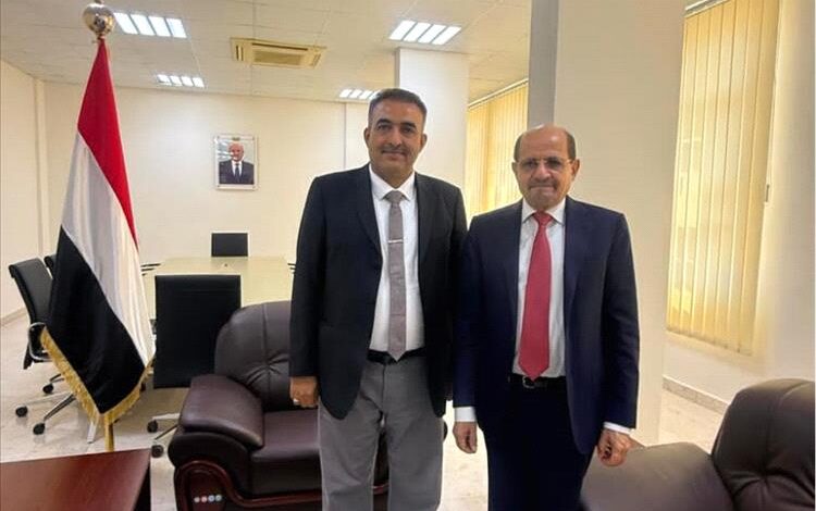 أبين: لقاء بين وكيل المحافظة ووزير الخارجية يناقش القضايا الإنسانية والأمنية