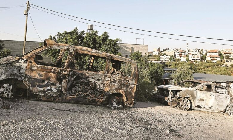 إصابة 21 فلسطينياً بهجوم مستوطنين شمال الضفة الغربية