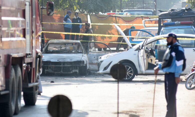 12 قتيلاً و27 جريحاً في تفجير انتحاري استهدف محكمة بإسلام أباد