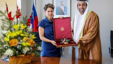 رئيس الإمارات يمنح وزيرة البيئة في تشيلي وسام زايد الثاني من الطبقة الأولى 9 رئيس الإمارات يمنح وزيرة البيئة في تشيلي وسام زايد الثاني من الطبقة الأولى