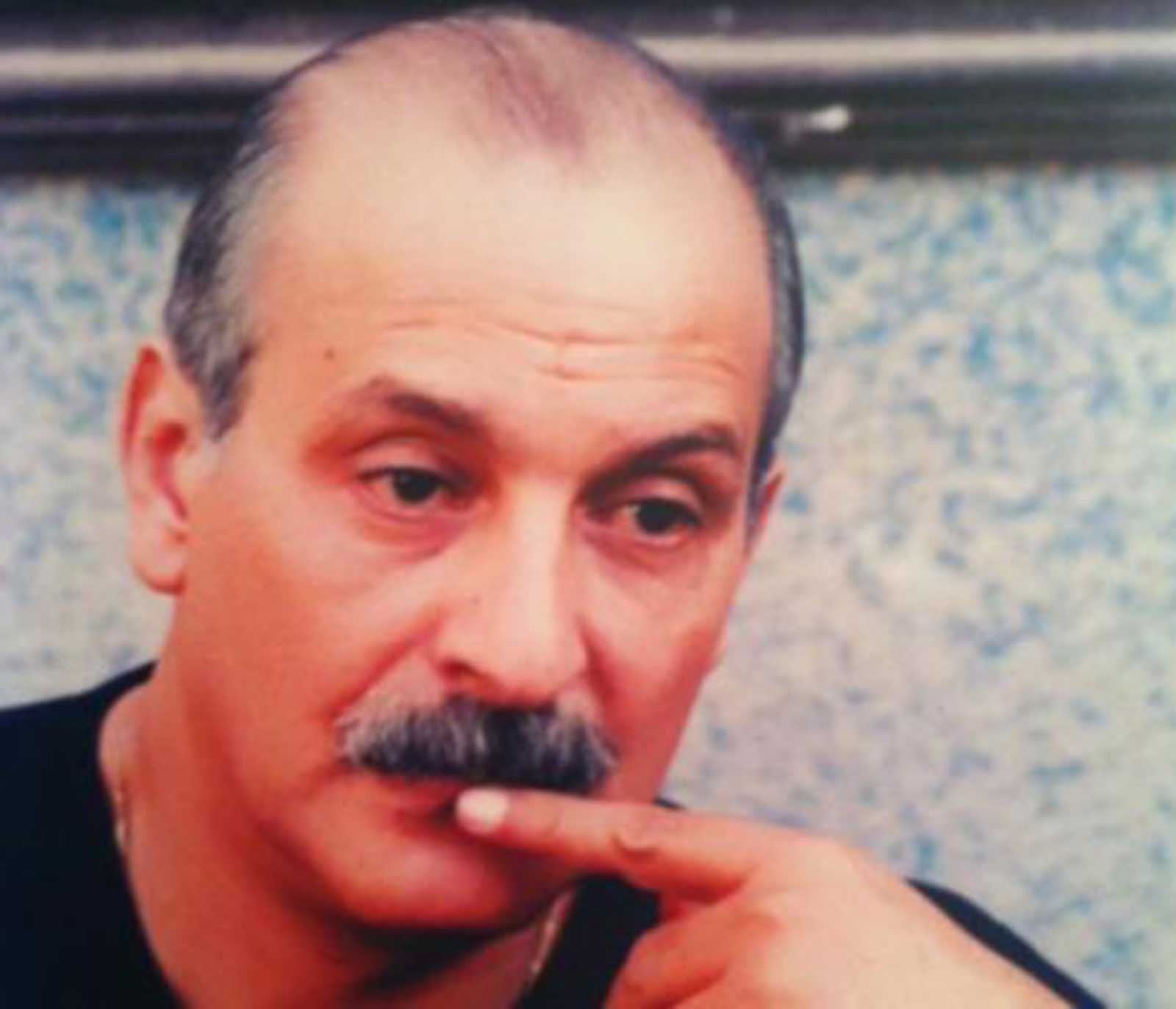 الموت يغيب الفنان المصري طارق هاشم