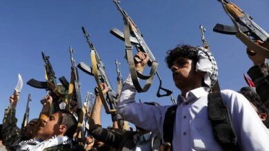 مليشيا الحوثي تعتقل عاملين إنسانيين في الحديدة وسط تضييق القيود على المنظمات