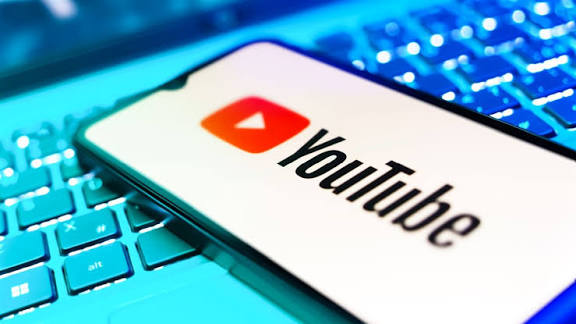 يوتيوب يعيد اختبار خدمة الرسائل المباشرة داخل التطبيق بميزات محسّنة 1 يوتيوب يعيد اختبار خدمة الرسائل المباشرة داخل التطبيق بميزات محسّنة