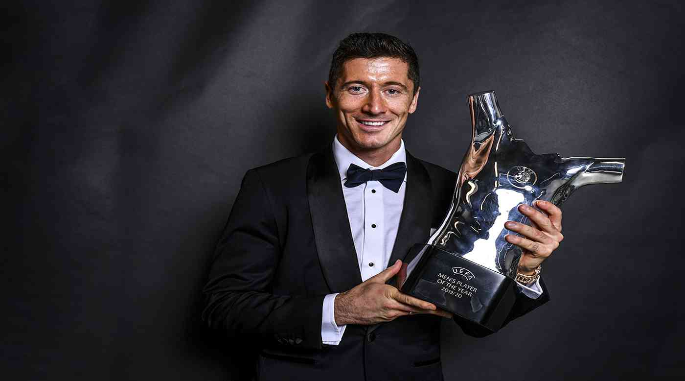 ليفاندوفسكي أفضل لاعب في أوروبا لهذا العام 1 ليفاندوفسكي أفضل لاعب في أوروبا لهذا العام