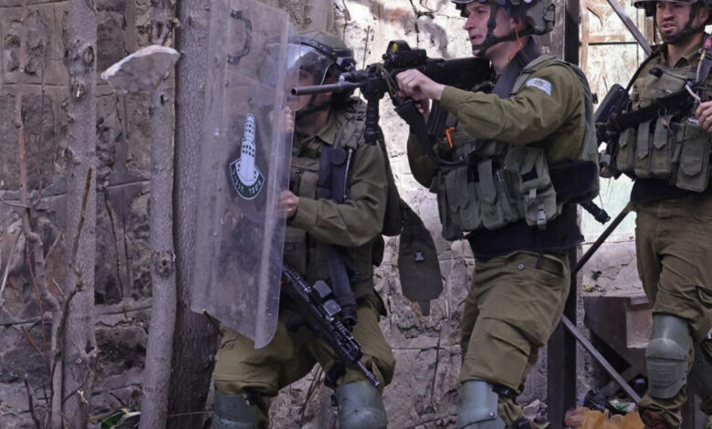 استشهاد شاب فلسطيني برصاص الاحتلال جنوب غرب الخليل واحتجاز جثمانه 1 استشهاد شاب فلسطيني برصاص الاحتلال جنوب غرب الخليل واحتجاز جثمانه