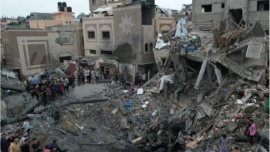 خمسة قتلى من عائلة واحدة إثر انهيار منزل متضرر من القصف في شمال غزة