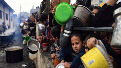 ارتفاع ضحايا التجويع في غزة إلى 122 شهيداً بينهم 83 طفلاً
