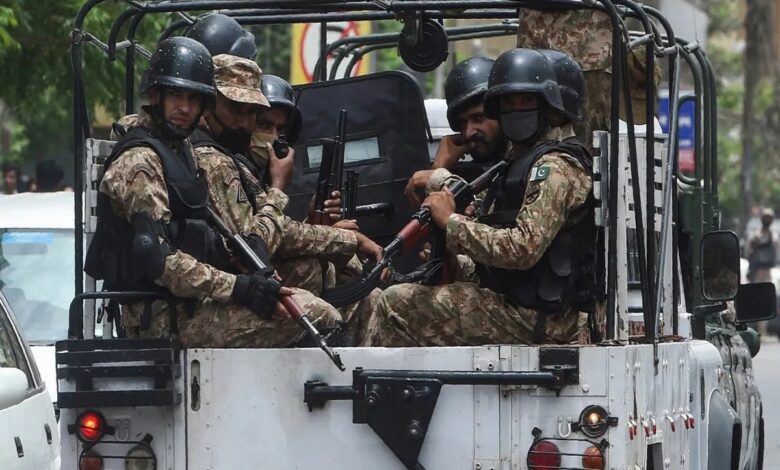 الجيش الباكستاني يعلن مقتل 23 مسلحاً في عمليتين بشمال غرب البلاد 1 الجيش الباكستاني يعلن مقتل 23 مسلحاً في عمليتين بشمال غرب البلاد