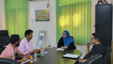 الدكتور علي الاهدل يلتقي مدير المؤسسة الطبية الميدانية في عدن