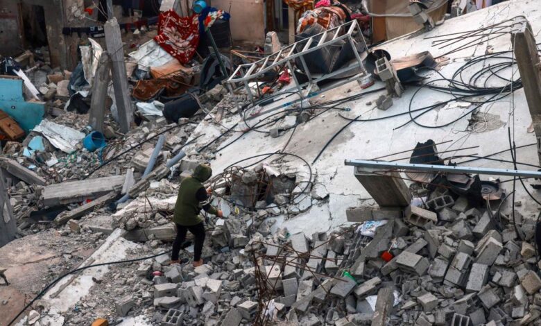 قصف للاحتلال يؤدي الى استشهاد 3 فلسطينيين على وسط قطاع غزة